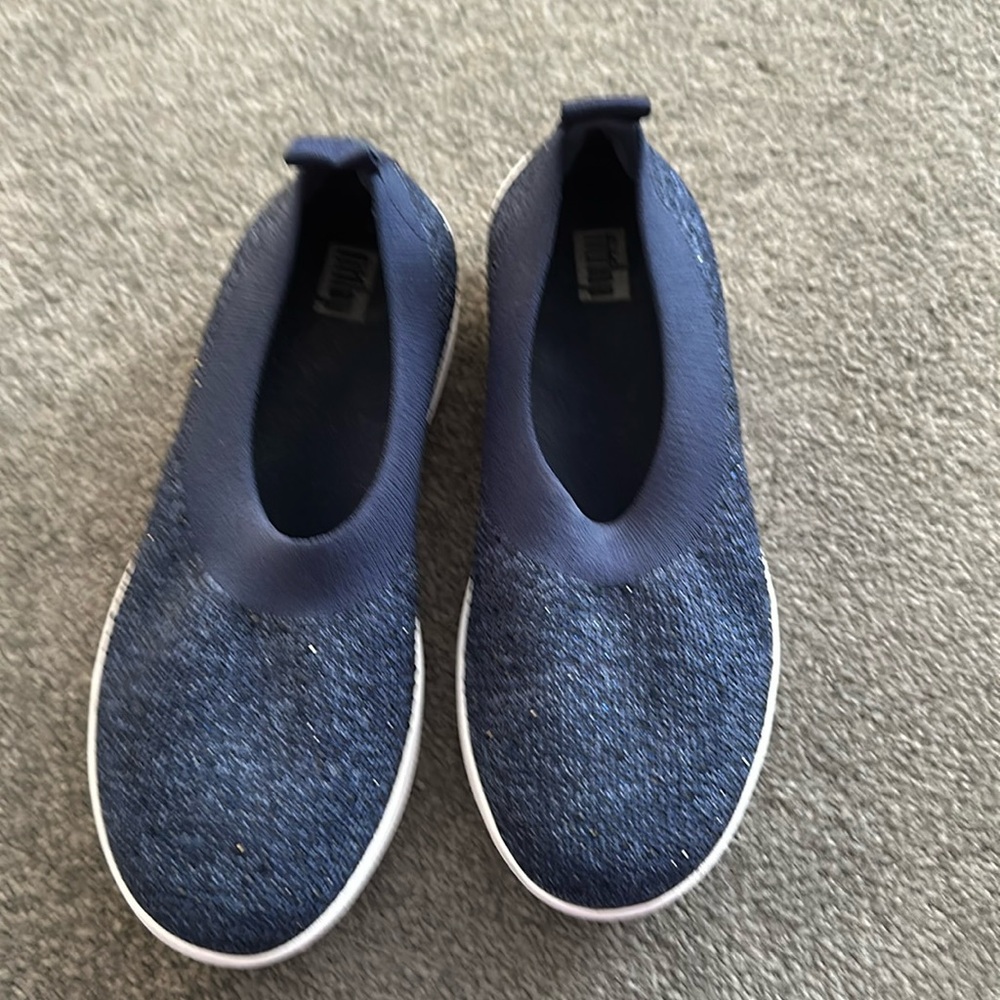 Fitflop uberknit slip on sneaker size 7